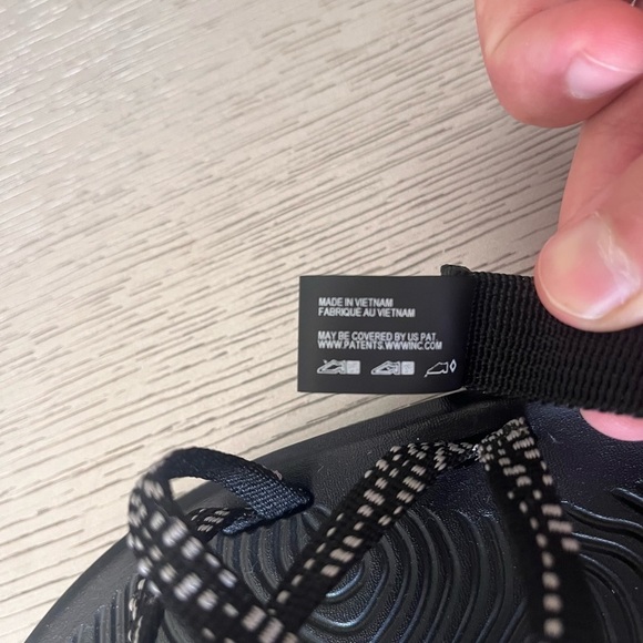 Chaco Women's Zvolv X2 Sandals Black & White J106664 Size 8 New - Picture 7 of 8